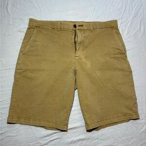 Men's Gap khaki shorts